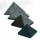 Schungit Pyramide 5cm poliert